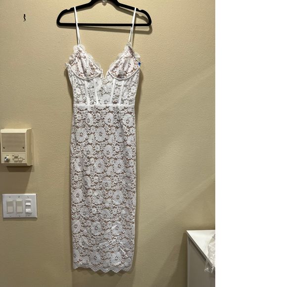 NEW Size 4 V. Chapman Giselle Dress in Stretch Lace REVOLVE MSRP $440 - Picture 4 of 6